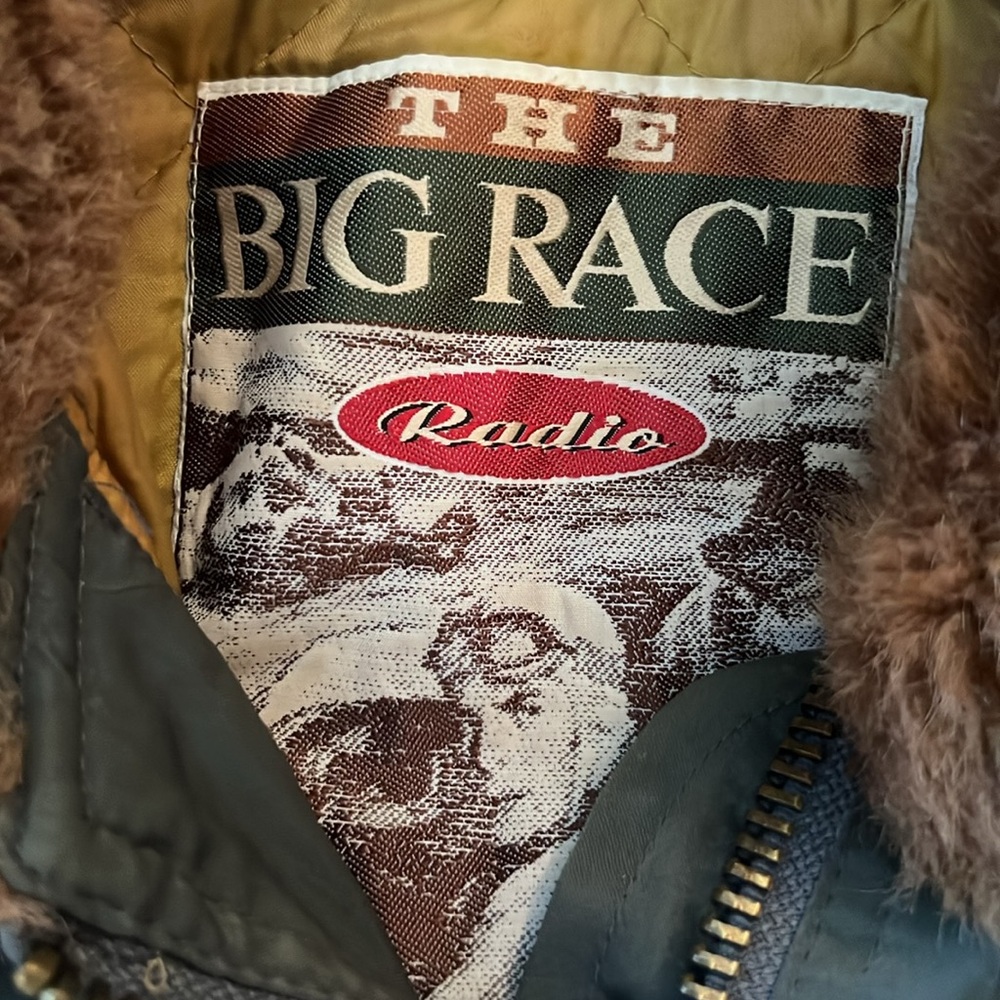 Vintage 80s Green Bomber Jacket with Faux Fur Collar - Picture 3 of 5